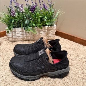Skechers STEEL TOE Men’s Size 7  Black Slip-On‎ Loafers